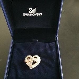 Swarowski pin